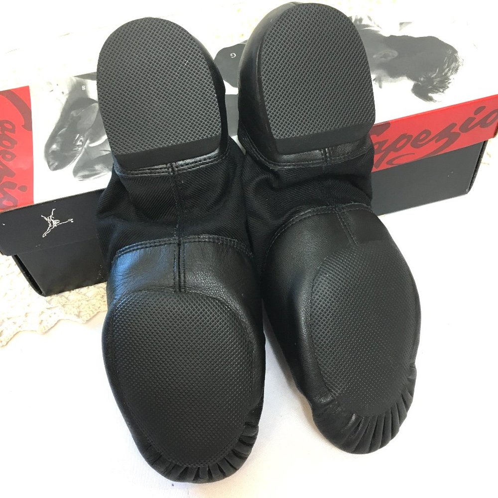 * CAPEZIO 358 Split Sole Black Jazz Adult Dance Shoe NWT - Picture 2 of 8